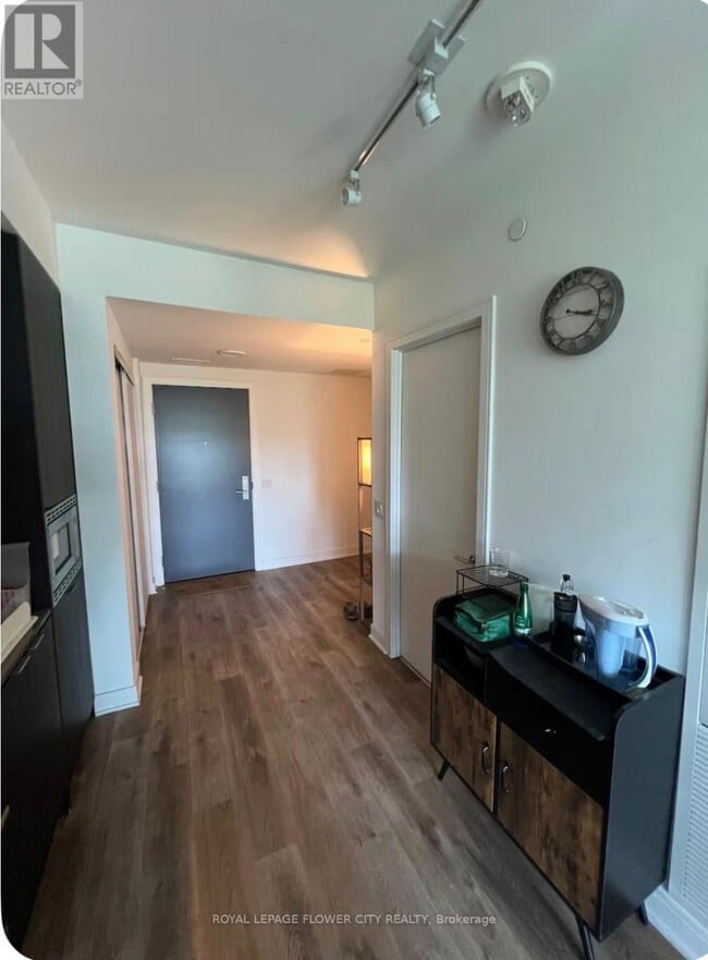 Photo - 86 Dundas St E Unit 601