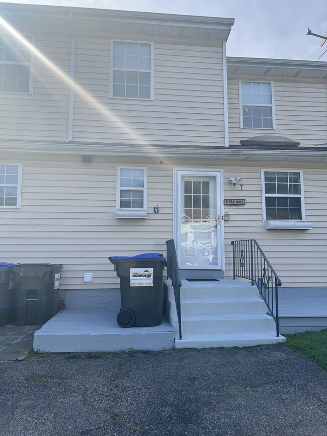 Building Photo - 7 Franklin Pl Rental