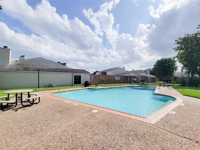 Photo - 6401 Deihl Rd Unit 307