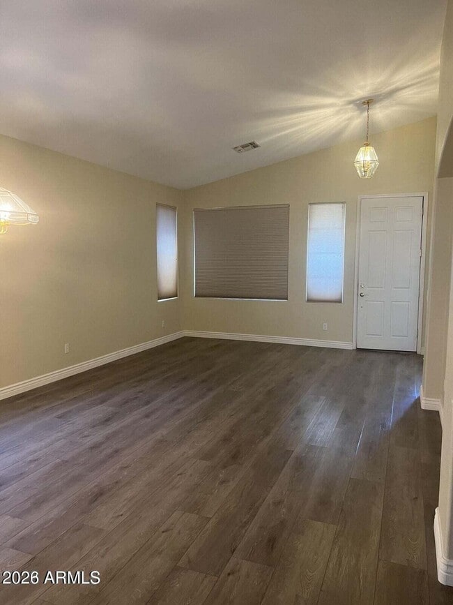 7033 W Irma Ln