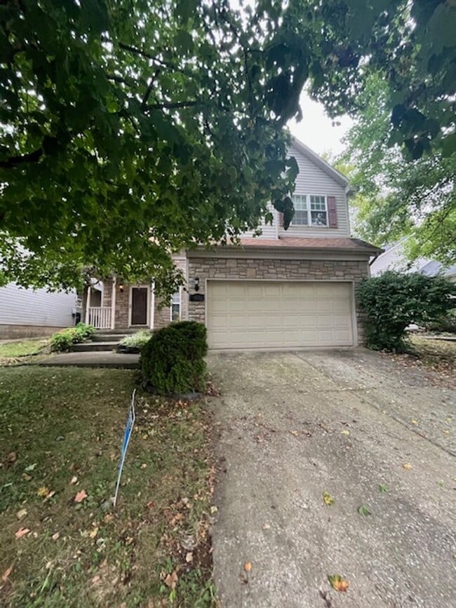 Photo - 3 Bedroom, 2.5 Bathroom in Lexington!