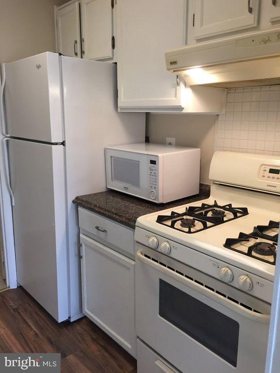 Photo - 3945 Lyndhurst Dr Unit 304