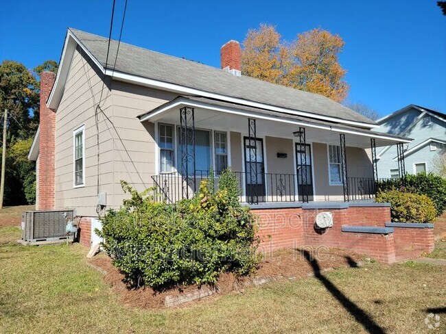 Building Photo - 5 Church St Rental