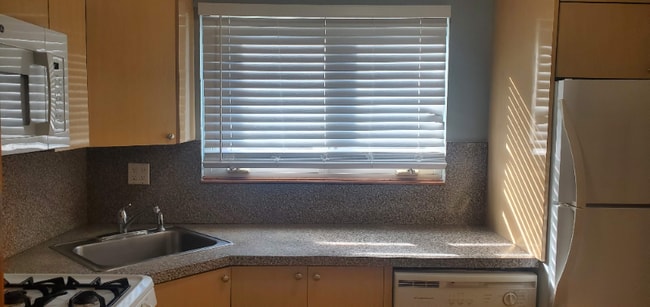 Photo - 196-38 Pompeii Ave Unit 1D