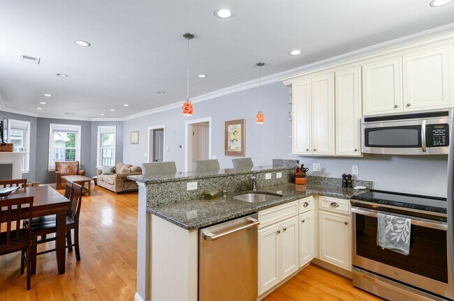 Photo - 17 Fairbanks St