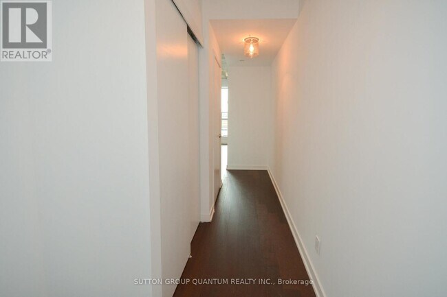 Photo - 1030 King St W Unit 1127