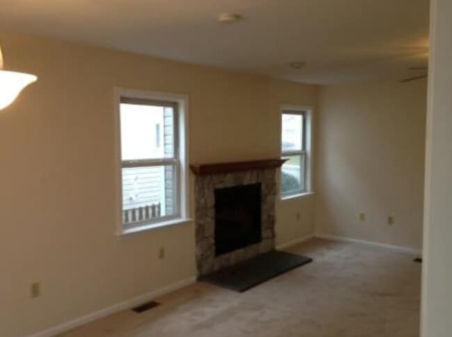 Photo - 629 Upland St