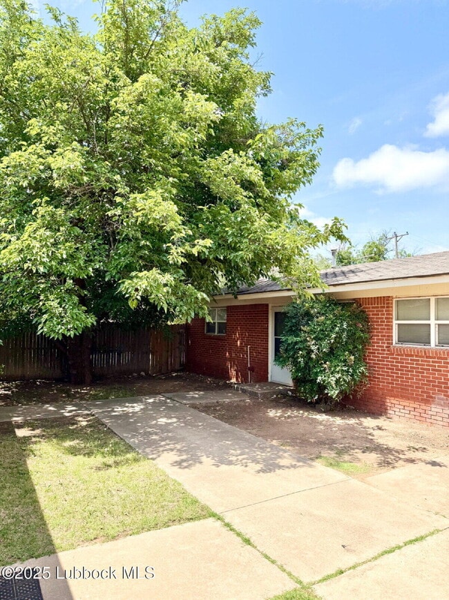 Photo - 2423 22nd Pl