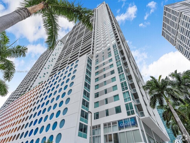 Building Photo - 500 Brickell Ave Unit 1610 Rental