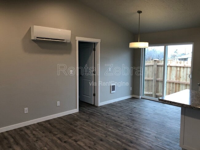 Photo - 2355 SW Canal Blvd