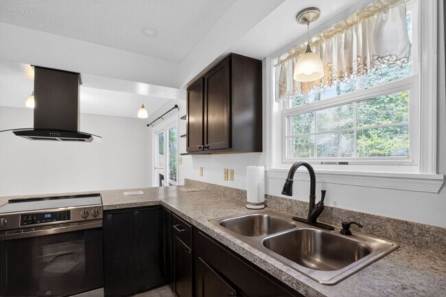 Photo - 11530 Tomahawk Trail W