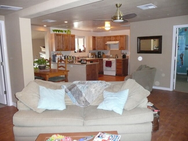 Photo - 1017 E Roma Ave