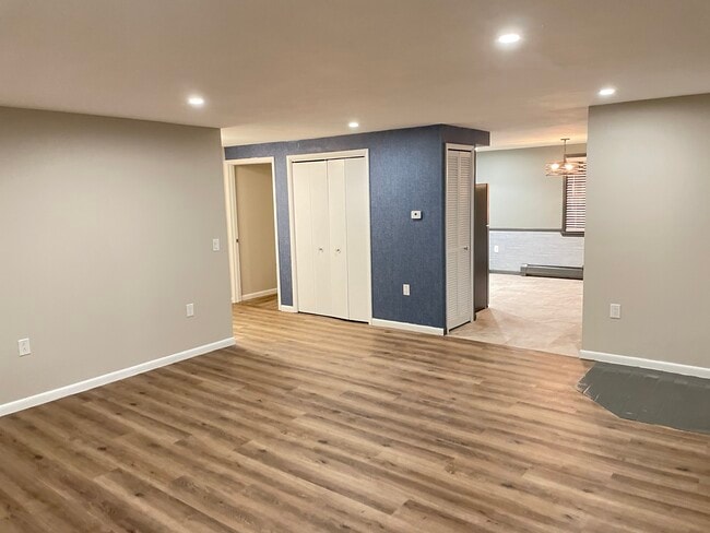 Building Photo - 4901 Grolier Rd Unit 1 Rental