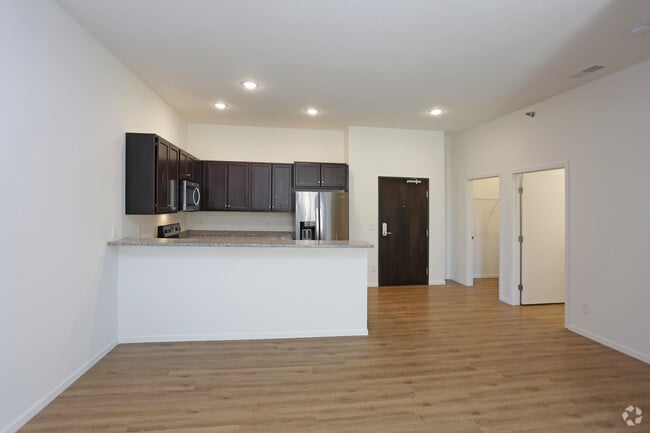 1HAB, 1BA - 876 ft² - 301 Main Street South