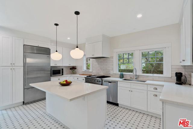 Photo - 655 S Hudson Ave