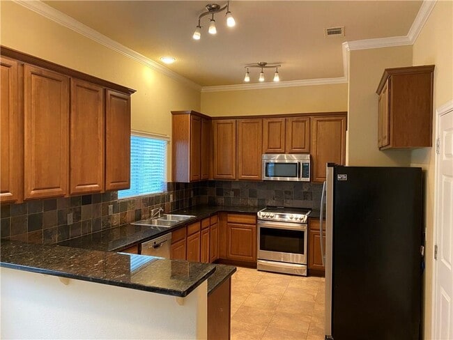 Photo - 2670 Crazyhorse Pass