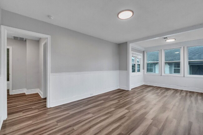 Photo - Stylish 2-Bedroom, 1-Bath Home with Contemporary Finishes ($1200/mo rent***)