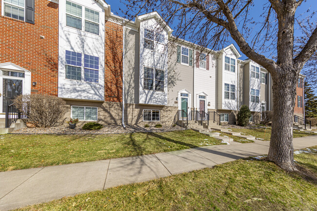 Photo - 8057 Stratford Cir S Townhome