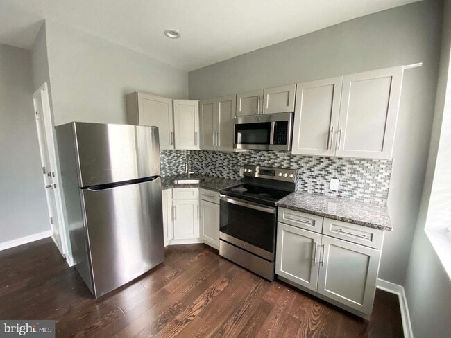 Building Photo - 1801 W Venango St Unit 4