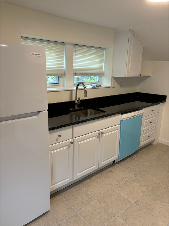 Photo - 79 Pleasant St Apartments Unit 3