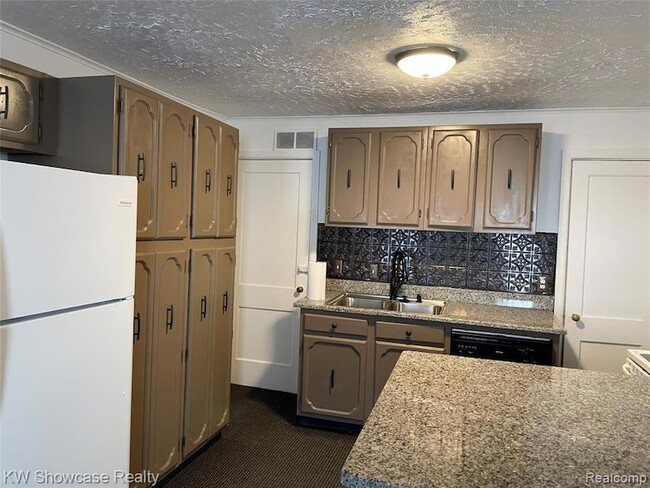 Photo - 4335 Territorial Rd