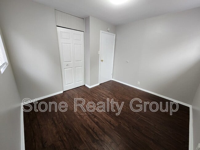 Photo - 5300 N 14th 1/2 St