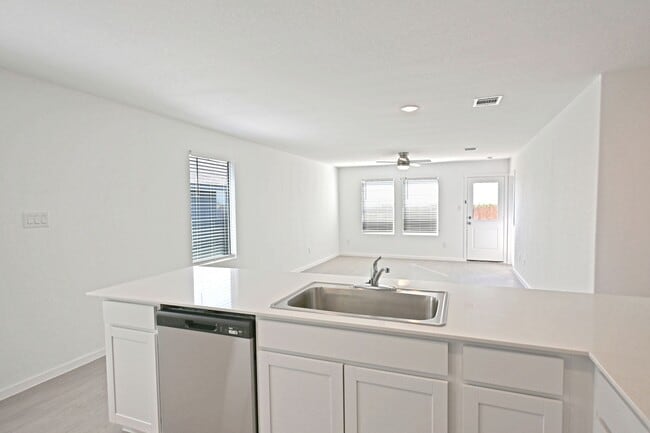 Photo - 1601 Tiptop Mdw