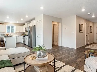 Photo - 2721 Chickadee Ln