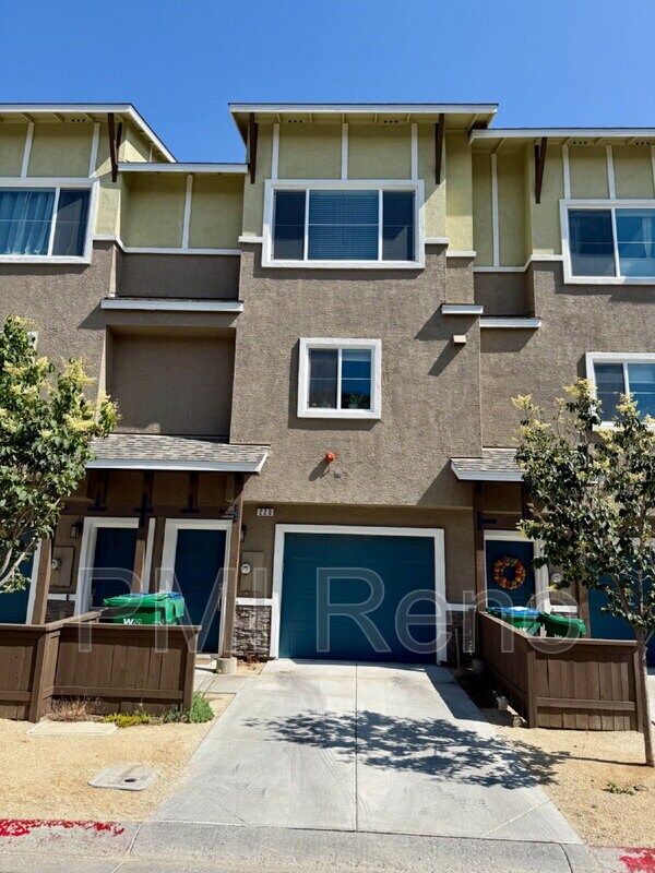 Photo - 220 Mark Jeffrey Ln Townhome