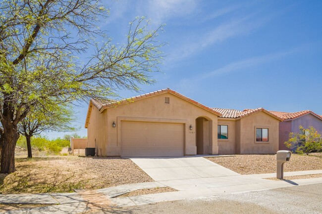 Beautiful 3 BR 2BATH HOME IN SE TUCSON - Beautiful 3 BR 2BATH HOME IN SE TUCSON