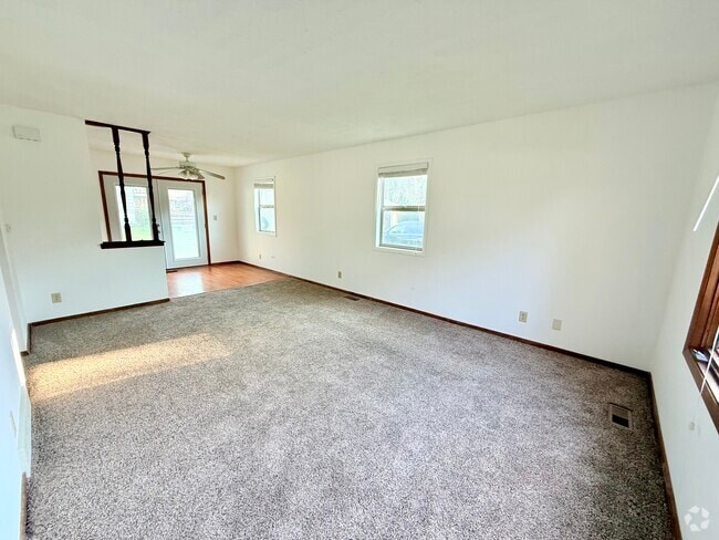 Building Photo - 721 NE 6th St Rental