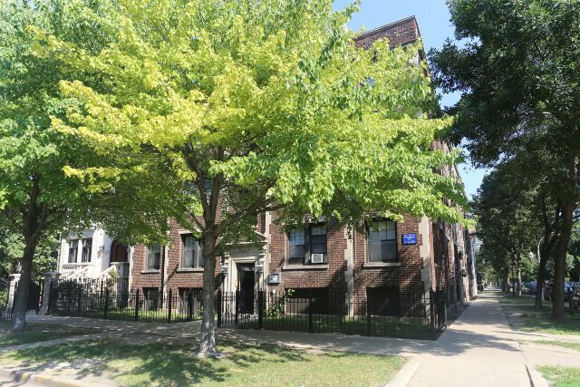 Building Photo - 1206 W Wellington Ave Unit M08H