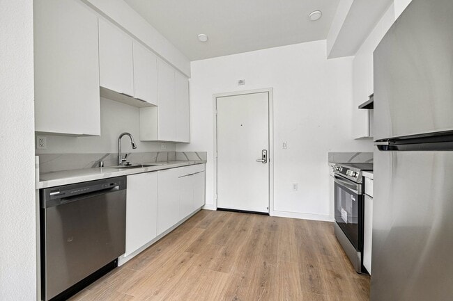 HVN on Amherst - 1 Bedroom & 1 Bath