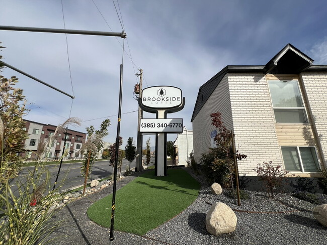 Photo - North Salt Lake 2 BD 1 BA - $500 Amazon Gift Card!! - $500.00 Security Deposit OAC -Brookside Lof... Unit 15