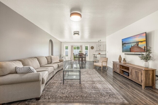 Photo - 702 Durham Dr