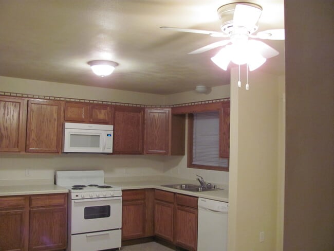 Photo - 2423 Parkfield Dr