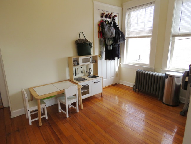 Eat-in Kitchen - 105 11th St Unit 3