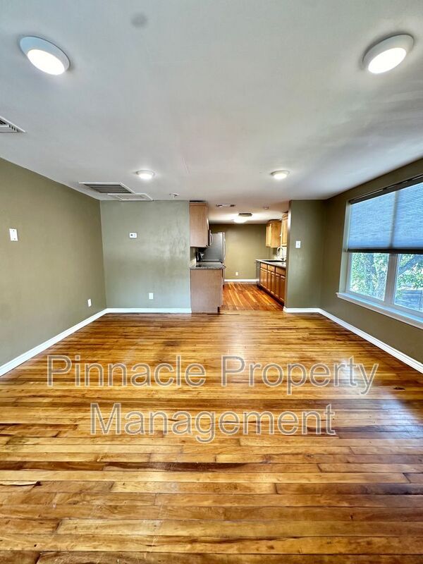 Photo - 1807 San Antonio St