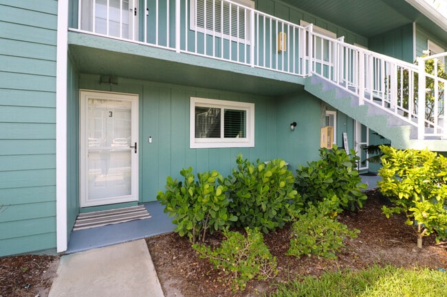 Building Photo - 154 Cypress Way E Unit Apt 3