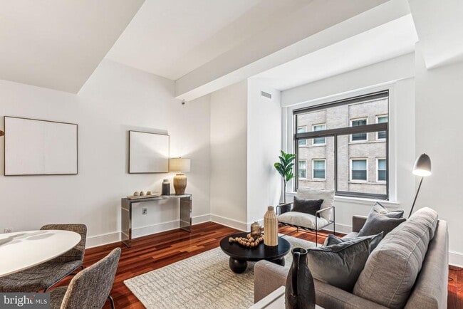 Photo - 1500 Chestnut St Unit 14E