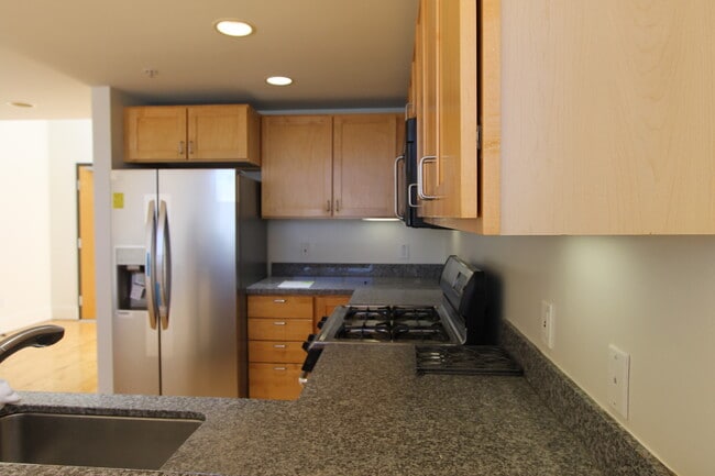 Photo - EPIC REA: Spacious Live/Work Loft in SOMA with Rooftop Views Unit 12