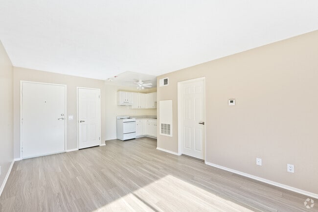1BR, 1BA - 464SF - Living Room
