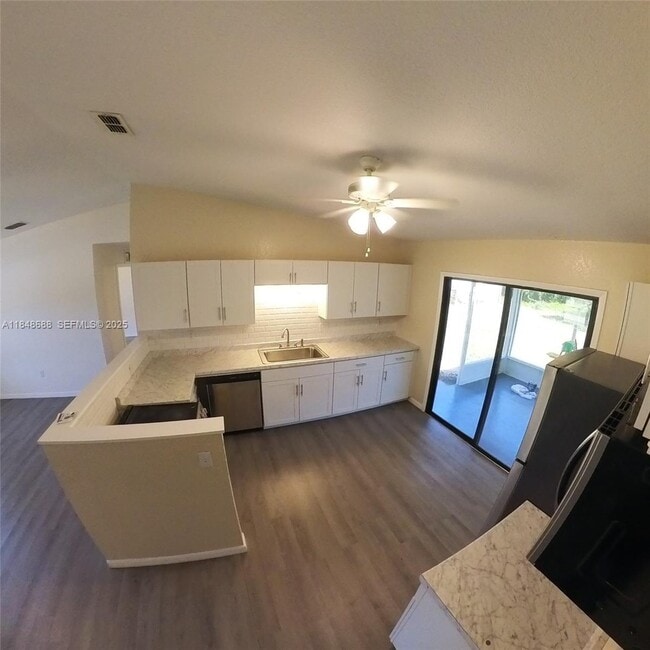 Photo - 21548 Seyburn Terrace