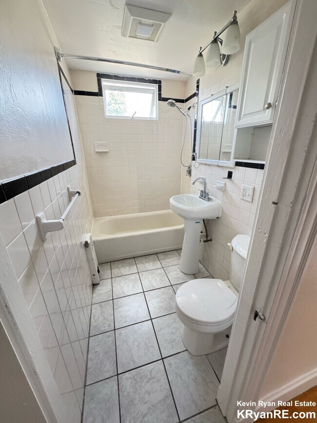 Photo - 41 Atkins St Unit 6