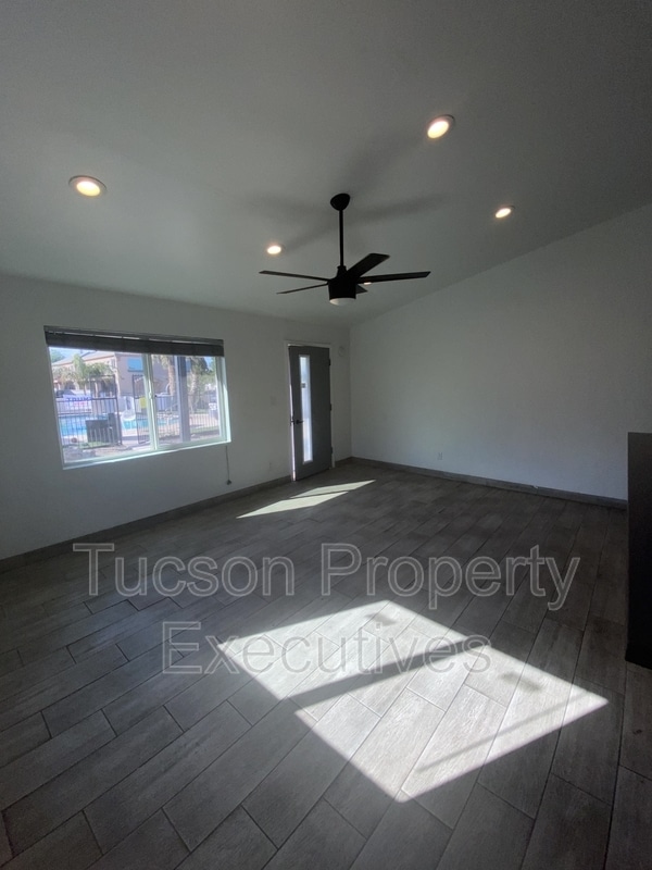 Photo - 1421 E Drachman St