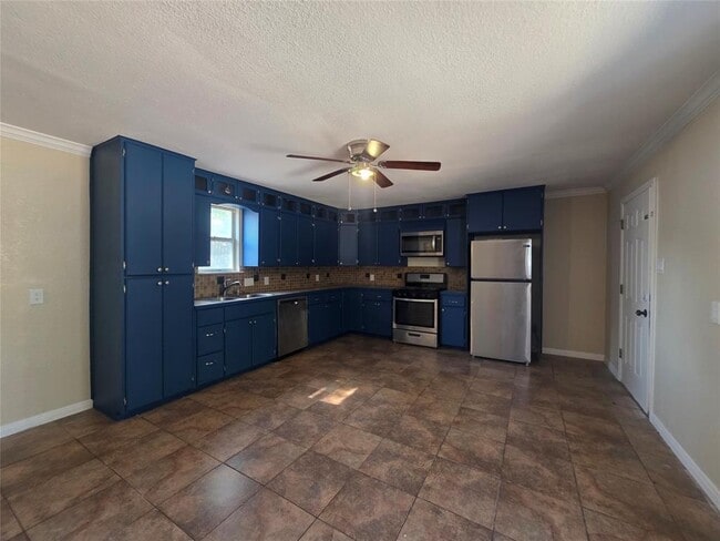 Photo - 3106 Fallwell Ln