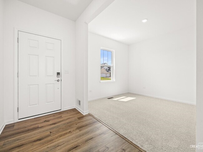 Photo - 385 Danforth Dr