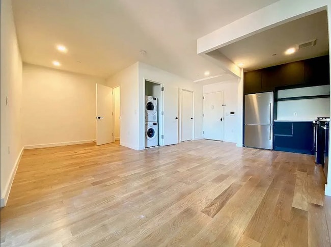 25 East 19th St