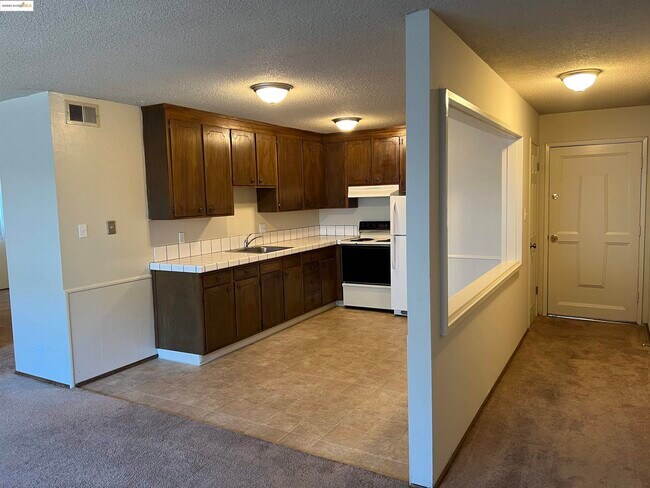 Photo - 1651 Detroit Ave Unit 112