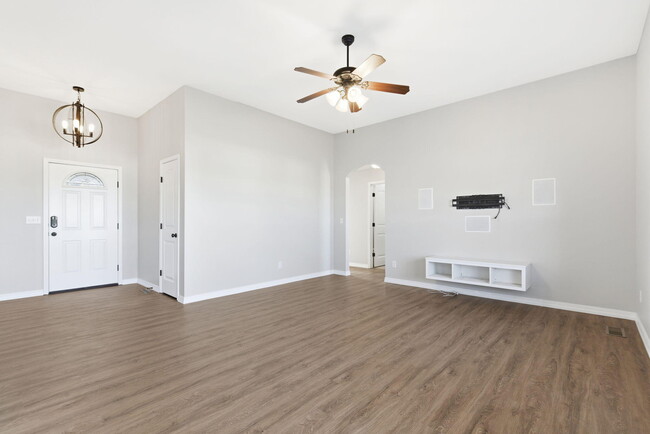 Photo - 205 E Lapis St